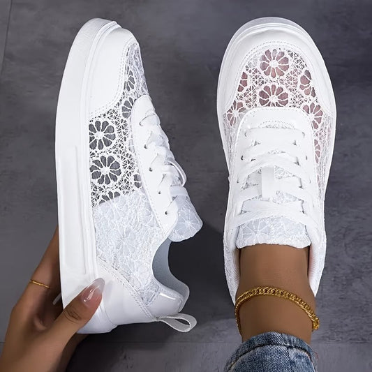 DENTELLE | BASKETS EN DENTELLE FLORALE