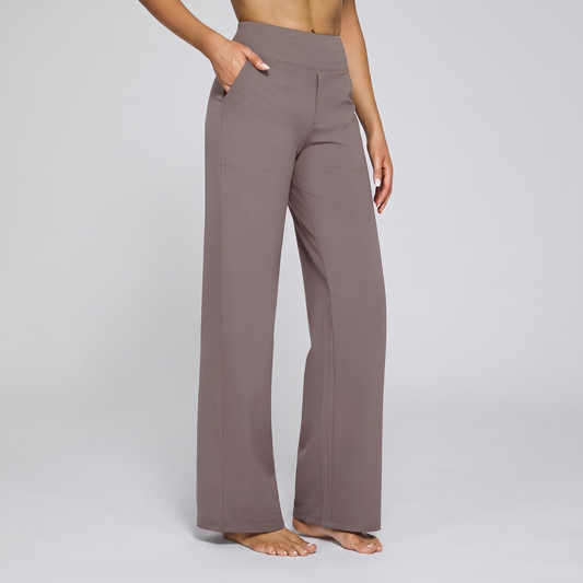Emma pantalon droit chic intemporel - photo studio fond gris