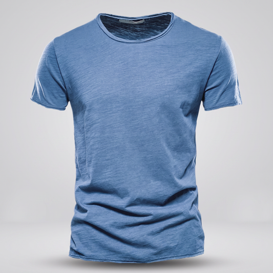 Raphaël t-shirt basique intemporel - photo studio fond gris